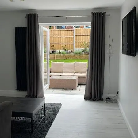 Blissful Barrys Villa Chesterfield Exterior photo