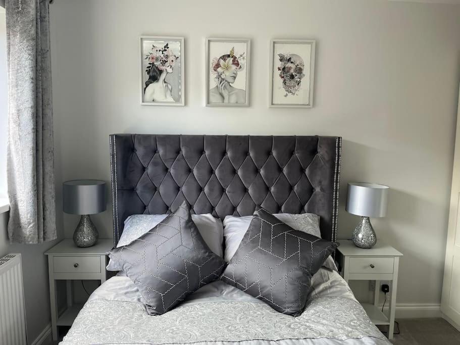 Blissful Barrys * Chesterfield