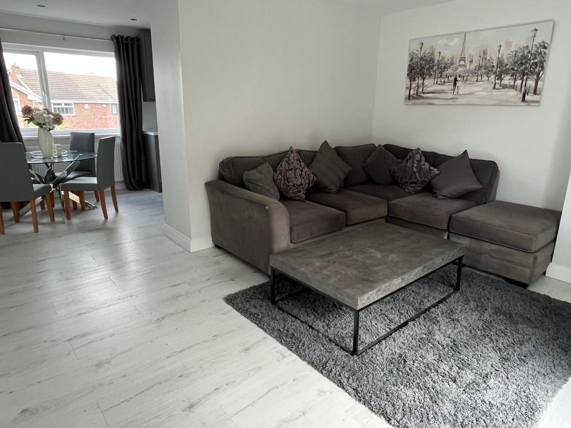 Blissful Barrys Chesterfield